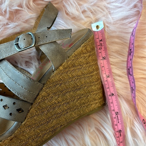 Jellypop Taupe Strappy Summer Wedges - Picture 6 of 6